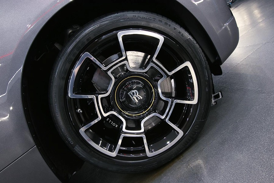 Rolls Royce Wraith Black Arrow Wheels