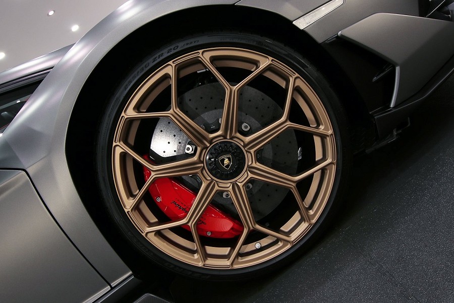 Lamborghini Aventador SVJ Alloy Wheel Coating