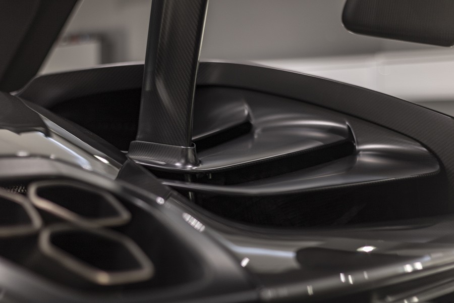McLaren New Car Detail